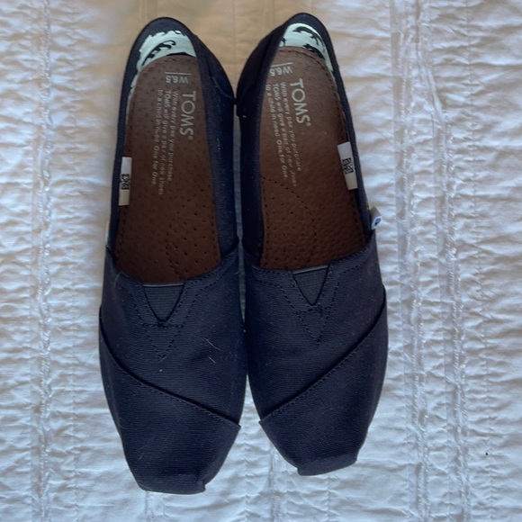 NWOT Toms - Picture 1 of 7